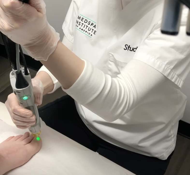 Nagelpilz Diagnostik und Behandlung